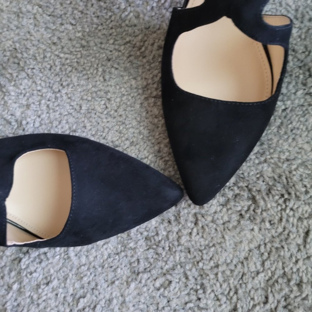 Shoes - Picture 7 of 8